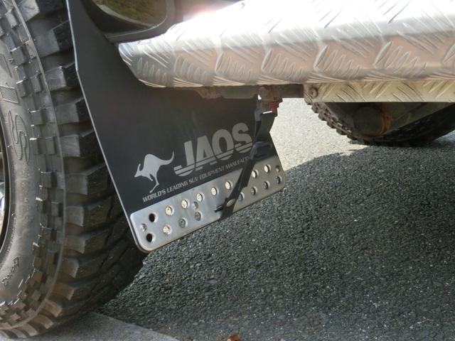 キックス RX 4WD ターボ 5MT リフトアップ公認 マッドタイヤ MKWアルミホイール オーバーフェンダー JAOSアンダーガード JAOSマッドフラップ 社外マフラー (ブラック)(39枚目)