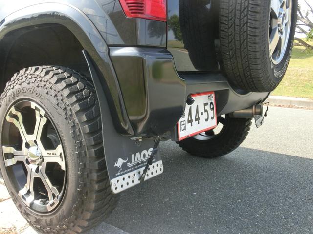 キックス RX 4WD ターボ 5MT リフトアップ公認 マッドタイヤ MKWアルミホイール オーバーフェンダー JAOSアンダーガード JAOSマッドフラップ 社外マフラー (ブラック)(40枚目)