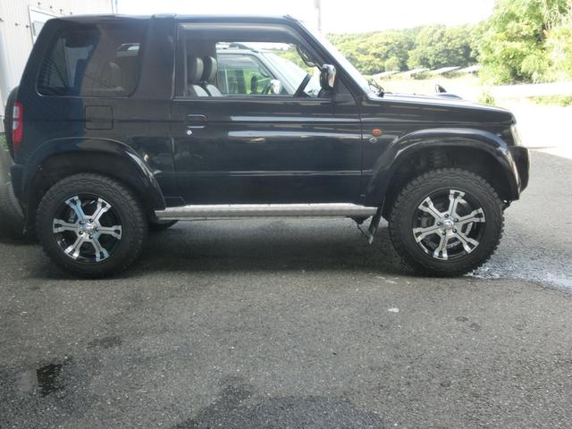 キックス RX 4WD ターボ 5MT リフトアップ公認 マッドタイヤ MKWアルミホイール オーバーフェンダー JAOSアンダーガード JAOSマッドフラップ 社外マフラー (ブラック)(53枚目)