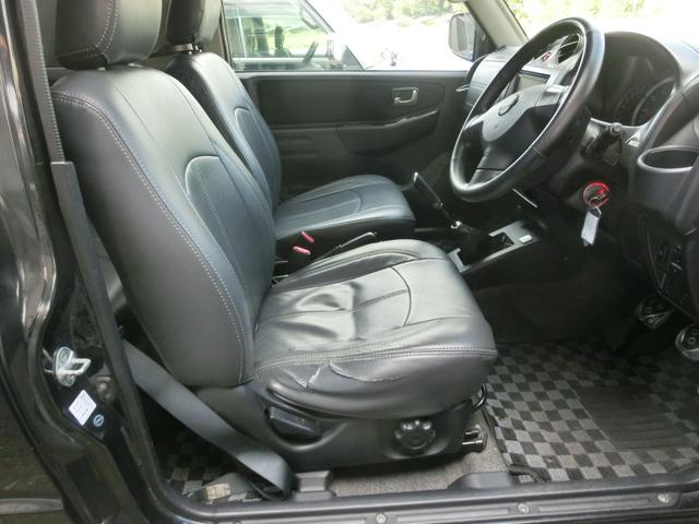 キックス RX 4WD ターボ 5MT リフトアップ公認 マッドタイヤ MKWアルミホイール オーバーフェンダー JAOSアンダーガード JAOSマッドフラップ 社外マフラー (ブラック)(54枚目)