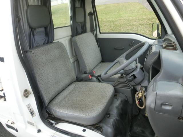 サンバートラック SDX スーパーチャージャー 三方開 4WD 4気筒 スーパーチャージャー付エンジン 切替式4WD 5速マニュアルミッション エアコン付 Tベルト交換済 車検8年4月まで (ホワイト)(9枚目)