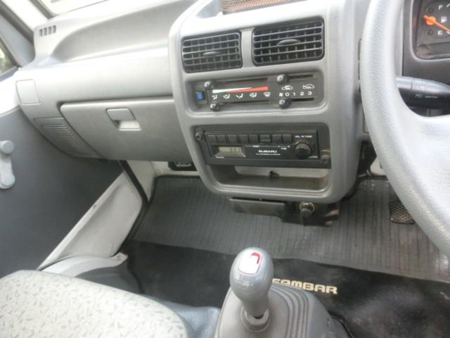 サンバートラック SDX スーパーチャージャー 三方開 4WD 4気筒 スーパーチャージャー付エンジン 切替式4WD 5速マニュアルミッション エアコン付 Tベルト交換済 車検8年4月まで (ホワイト)(13枚目)