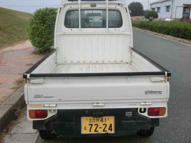 サンバートラック SDX スーパーチャージャー 三方開 4WD 4気筒 スーパーチャージャー付エンジン 切替式4WD 5速マニュアルミッション エアコン付 Tベルト交換済 車検8年4月まで (ホワイト)(16枚目)