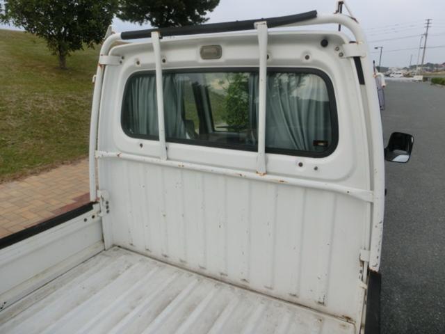 サンバートラック SDX スーパーチャージャー 三方開 4WD 4気筒 スーパーチャージャー付エンジン 切替式4WD 5速マニュアルミッション エアコン付 Tベルト交換済 車検8年4月まで (ホワイト)(20枚目)