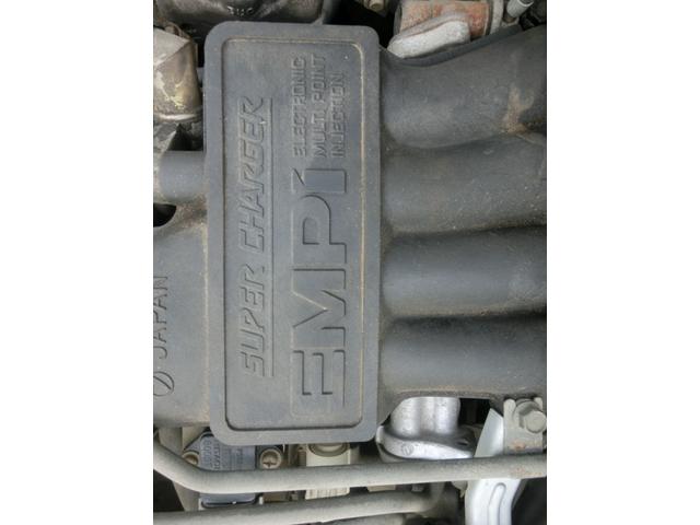 サンバートラック ＳＤＸ　スーパーチャージャー　三方開　４ＷＤ　４気筒　スーパーチャージャー付エンジン　切替式４ＷＤ　５速マニュアルミッション　エアコン付　Ｔベルト交換済　車検８年４月まで　（ホワイト）（22枚目）