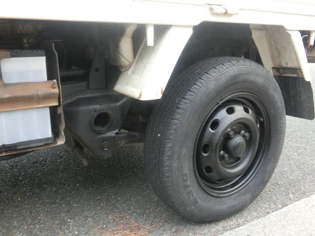 サンバートラック ＳＤＸ　スーパーチャージャー　三方開　４ＷＤ　４気筒　スーパーチャージャー付エンジン　切替式４ＷＤ　５速マニュアルミッション　エアコン付　Ｔベルト交換済　車検８年４月まで　（ホワイト）（33枚目）