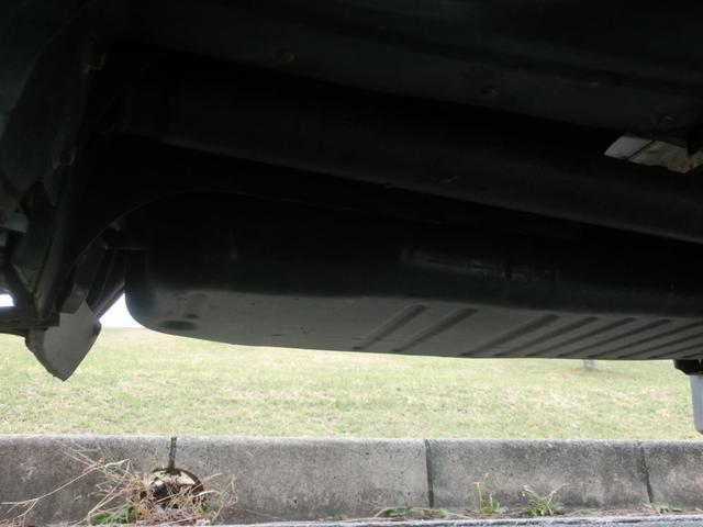 サンバートラック ＳＤＸ　スーパーチャージャー　三方開　４ＷＤ　４気筒　スーパーチャージャー付エンジン　切替式４ＷＤ　５速マニュアルミッション　エアコン付　Ｔベルト交換済　車検８年４月まで　（ホワイト）（41枚目）