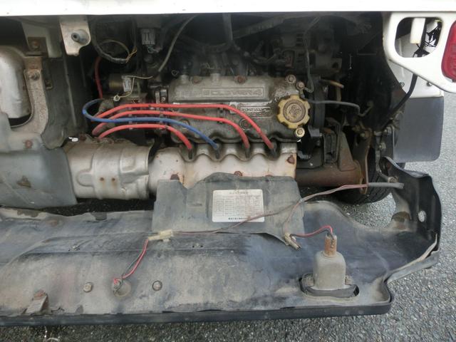 サンバートラック ＳＤＸ　スーパーチャージャー　三方開　４ＷＤ　４気筒　スーパーチャージャー付エンジン　切替式４ＷＤ　５速マニュアルミッション　エアコン付　Ｔベルト交換済　車検８年４月まで　（ホワイト）（46枚目）