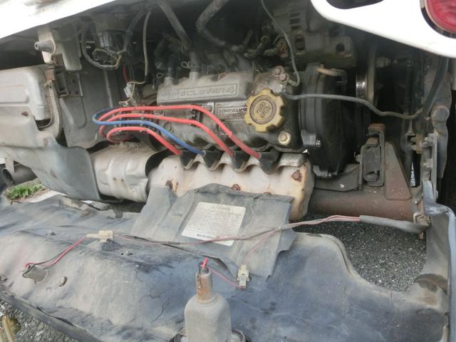 サンバートラック ＳＤＸ　スーパーチャージャー　三方開　４ＷＤ　４気筒　スーパーチャージャー付エンジン　切替式４ＷＤ　５速マニュアルミッション　エアコン付　Ｔベルト交換済　車検８年４月まで　（ホワイト）（47枚目）