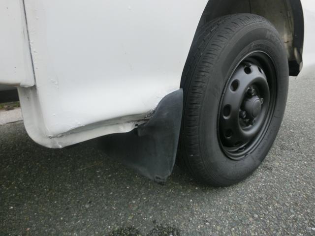 サンバートラック ＳＤＸ　スーパーチャージャー　三方開　４ＷＤ　４気筒　スーパーチャージャー付エンジン　切替式４ＷＤ　５速マニュアルミッション　エアコン付　Ｔベルト交換済　車検８年４月まで　（ホワイト）（55枚目）