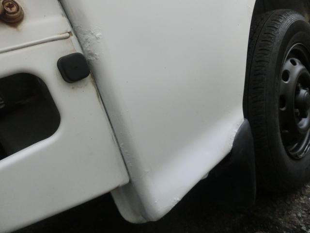 サンバートラック ＳＤＸ　スーパーチャージャー　三方開　４ＷＤ　４気筒　スーパーチャージャー付エンジン　切替式４ＷＤ　５速マニュアルミッション　エアコン付　Ｔベルト交換済　車検８年４月まで　（ホワイト）（64枚目）