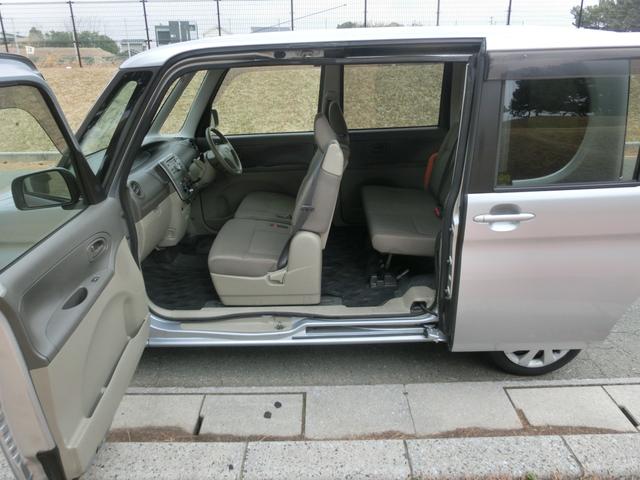 タント 　スローパー　車椅子　スロープ付き　リヤシート付４人乗り　車椅子移動車　車検８年８月　福祉車両　Ｔチェーン式エンジン　ＣＶＴ　フル装備　エアコン　リヤシート取外し可能（11枚目）