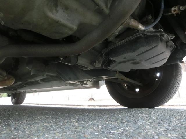 タント 　スローパー　車椅子　スロープ付き　リヤシート付４人乗り　車椅子移動車　車検８年８月　福祉車両　Ｔチェーン式エンジン　ＣＶＴ　フル装備　エアコン　リヤシート取外し可能（32枚目）