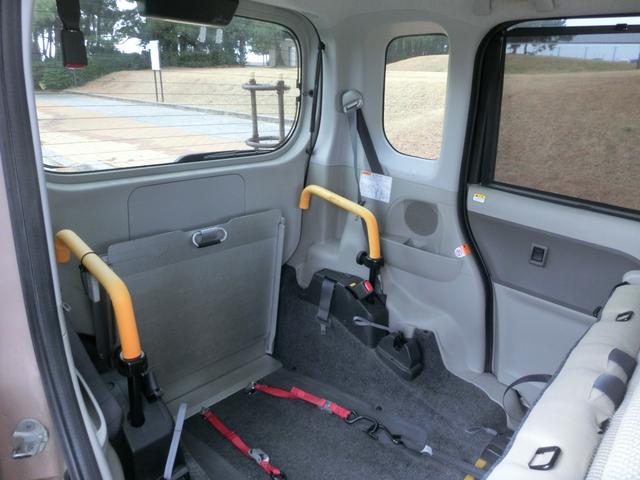 タント 車椅子移動車 電動ウインチ 車イス固定具 スロープ リヤシート付4人乗り Tチェーン式エンジン CVT フル装備 福祉車両(32枚目)