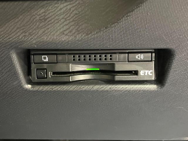S 禁煙車 純正9型ナビ バックカメラ Bluetooth再生 フルセグTV ETC シートヒーター スマートキー オートライト オートエアコン ステアリングスイッチ 盗難防止装置 ドアバイザー(5枚目)