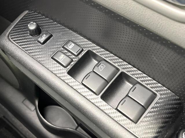 20X 4WD 禁煙車 メーカ-オプションHDDナビ バックカメラ Bluetooth フルセグ ETC HIDヘッド ルーフレール スマートキー オートライト 純正革巻ステアリング 純正17インチアルミ(8枚目)