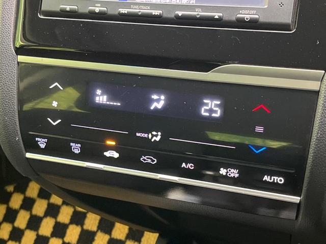 １３Ｇ・Ｌパッケージ　禁煙車　純正ナビ　バックカメラ　ＥＴＣ　ＬＥＤヘッド　スマートキー　ステアリングスイッチ　盗難防止装置　プライバシーガラス　オートエアコン　オートライト　アイドリングストップ　トラクションコントロール(7枚目)