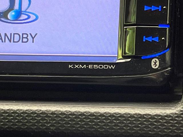 ベースグレード　衝突軽減装置　禁煙車　純正ナビ　バックカメラ　ＥＴＣ　Ｂｌｕｅｔｏｏｔｈ　フルセグＴＶ　スマートキー　シートヒーター　ＨＩＤヘッドライト　誤発進抑制　オートライト　パドルシフト　革巻きステアリング(22枚目)