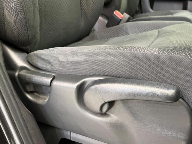 ステップワゴンスパーダ Ｚ　フリップダウンモニター　両側電動スライド　禁煙車　ＳＤナビ　バックカメラ　ＥＴＣ　Ｂｌｕｅｔｏｏｔｈ　フルセグ　ドライブレコーダー　オートライト　オートエアコン　ＨＩＤヘッド　革巻きステアリング（36枚目）