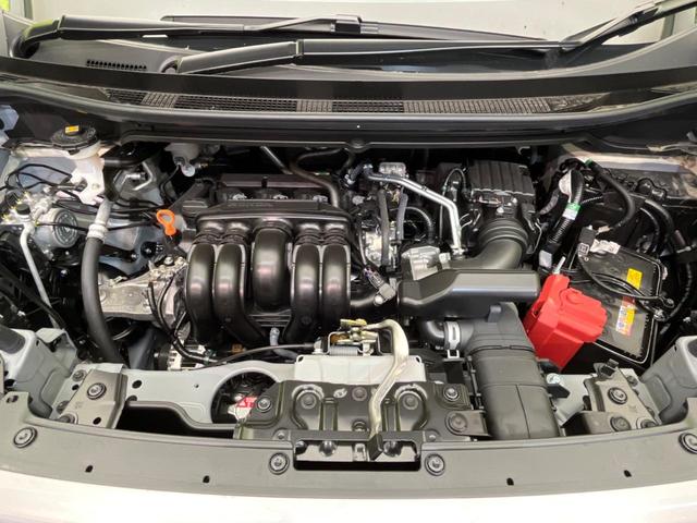 フリード クロスター　登録済未使用車　両側電動スライドドア　衝突軽減　レーダークルーズ　シートヒーター　スマートキー　ＬＥＤヘッド　ＬＥＤフォグレーンキープ　クリアランスソナー　ハーフレザーシート　オートマチックハイビーム（18枚目）