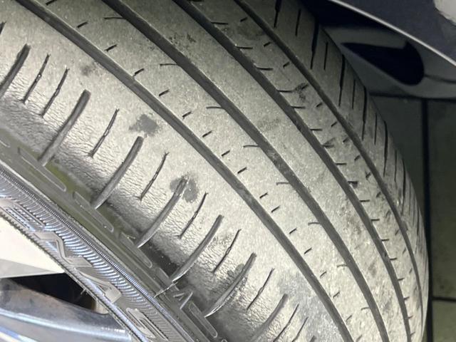 ヴォクシー ハイブリッドＳ－Ｚ　両側電動スライドドア　フリップダウン　衝突軽減装置　禁煙車　１０．５インチナビ　レーダークルーズ　バックカメラ　ＥＴＣ　Ｂｌｕｅｔｏｏｔｈ　フルセグ　ドラレコ　シートヒーター　ＬＥＤヘッドライト（22枚目）