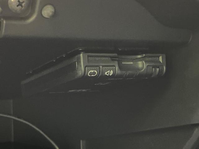 ノート Ｘ　ＤＩＧ－Ｓ　エマージェンシーブレーキパッケージ　衝突軽減装置　禁煙車　純正ＳＤナビ　全周囲カメラ　ＥＴＣ　Ｂｌｕｅｔｏｏｔｈ　フルセグ　ドラレコ　スマートキー　レーンアシスト　コーナーセンサー　車線逸脱警報　オートエアコン　ＣＤ／ＤＶＤ再生（5枚目）