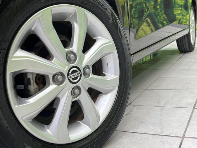 デイズ Ｘ　衝突軽減装置　禁煙車　ＳＤナビ　バックカメラ　ＥＴＣ　Ｂｌｕｅｔｏｏｔｈ　フルセグ　スマートキー　コーナーセンサー　車線逸脱警報　踏み間違い防止　オートライト　オートエアコン　アイドリングストップ（13枚目）