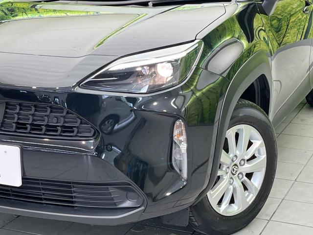 ヤリスクロス ハイブリッドＧ　禁煙車　セーフティセンス　レーダークルーズ　純正８型ディスプレイ　ナビキット　シートヒーター　電動バックドア　全周囲カメラ　ＡＣ１００Ｖ電源　ＥＴＣ　ハンドルヒーター　純正１６インチＡＷ　スマートキー（13枚目）