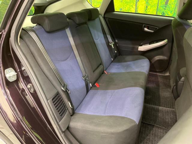 プリウス Ｓ　純正ＳＤナビ　バックカメラ　禁煙車　スマートキー　ＨＩＤヘッド　ビルトインＥＴＣ　オートライト　オートエアコン　純正１５インチアルミ　Ｂｌｕｅｔｏｏｔｈ　ＣＤ　ＤＶＤ再生　フルセグ（9枚目）