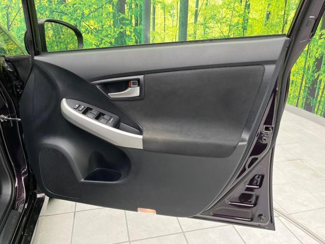 プリウス Ｓ　純正ＳＤナビ　バックカメラ　禁煙車　スマートキー　ＨＩＤヘッド　ビルトインＥＴＣ　オートライト　オートエアコン　純正１５インチアルミ　Ｂｌｕｅｔｏｏｔｈ　ＣＤ　ＤＶＤ再生　フルセグ（31枚目）