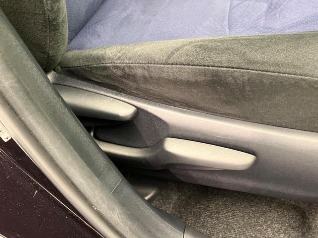 プリウス Ｓ　純正ＳＤナビ　バックカメラ　禁煙車　スマートキー　ＨＩＤヘッド　ビルトインＥＴＣ　オートライト　オートエアコン　純正１５インチアルミ　Ｂｌｕｅｔｏｏｔｈ　ＣＤ　ＤＶＤ再生　フルセグ（37枚目）