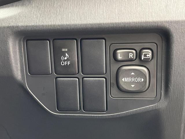 プリウス Ｓ　純正ＳＤナビ　バックカメラ　禁煙車　スマートキー　ＨＩＤヘッド　ビルトインＥＴＣ　オートライト　オートエアコン　純正１５インチアルミ　Ｂｌｕｅｔｏｏｔｈ　ＣＤ　ＤＶＤ再生　フルセグ（40枚目）