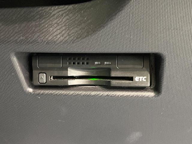 アクア Ｘ－アーバン　禁煙車　純正ナビ　バックカメラ　ＥＴＣ　Ｂｌｕｅｔｏｏｔｈ　フルセグ　ドライブレコーダー　スマートキー　シートヒーター　ハーフレザーシート　オートライト　革巻きステアリング　オートエアコン（5枚目）