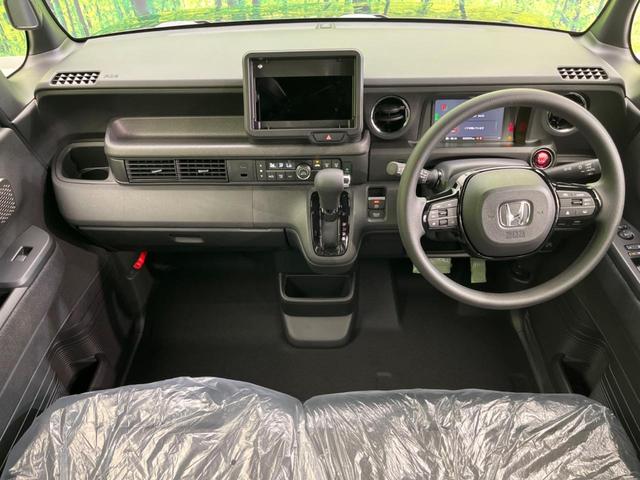Ｎ－ＢＯＸカスタム ベースグレード　届出済未使用車　両側電動スライド　衝突軽減装置　スマートキー　シートヒーター　ステアリングスイッチ　車線逸脱警報　オートマチックハイビーム　踏み間違い防止　コーナーセンサー　ＬＥＤヘッドライト（2枚目）