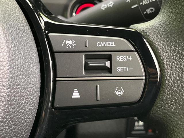 Ｎ－ＢＯＸカスタム ベースグレード　届出済未使用車　両側電動スライド　衝突軽減装置　スマートキー　シートヒーター　ステアリングスイッチ　車線逸脱警報　オートマチックハイビーム　踏み間違い防止　コーナーセンサー　ＬＥＤヘッドライト（5枚目）