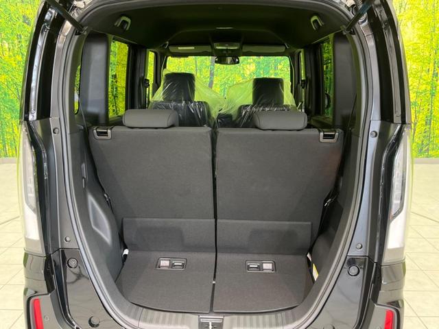Ｎ－ＢＯＸカスタム ベースグレード　届出済未使用車　両側電動スライド　衝突軽減装置　スマートキー　シートヒーター　ステアリングスイッチ　車線逸脱警報　オートマチックハイビーム　踏み間違い防止　コーナーセンサー　ＬＥＤヘッドライト（10枚目）