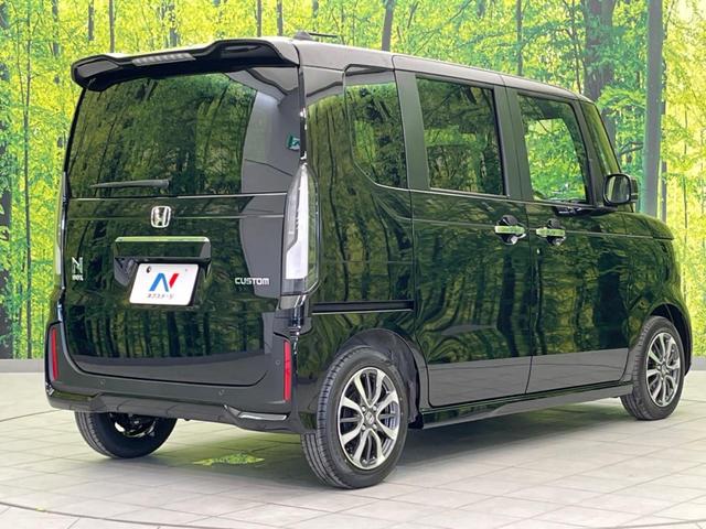 Ｎ－ＢＯＸカスタム ベースグレード　届出済未使用車　両側電動スライド　衝突軽減装置　スマートキー　シートヒーター　ステアリングスイッチ　車線逸脱警報　オートマチックハイビーム　踏み間違い防止　コーナーセンサー　ＬＥＤヘッドライト（17枚目）