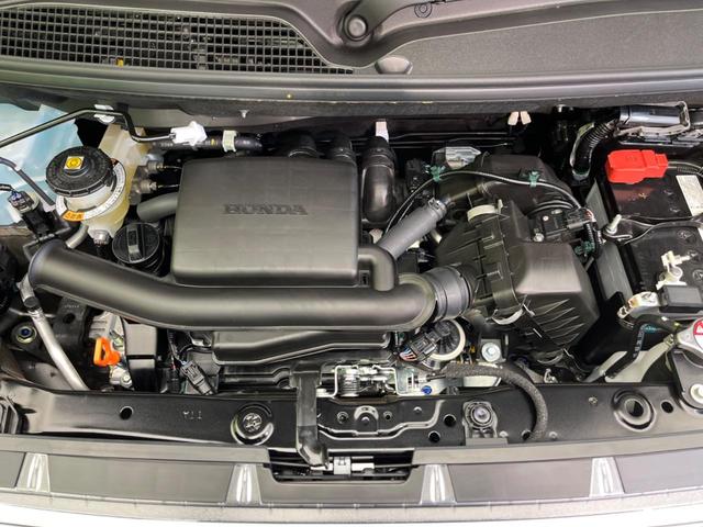 Ｎ－ＢＯＸカスタム ベースグレード　届出済未使用車　両側電動スライド　衝突軽減装置　スマートキー　シートヒーター　ステアリングスイッチ　車線逸脱警報　オートマチックハイビーム　踏み間違い防止　コーナーセンサー　ＬＥＤヘッドライト（18枚目）