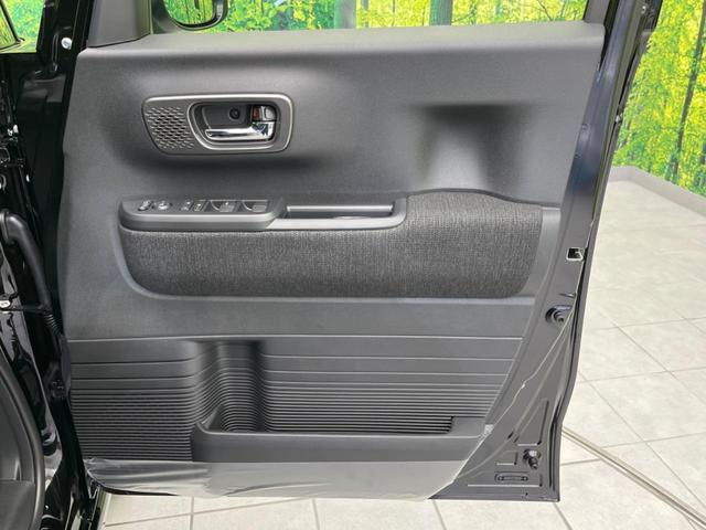 Ｎ－ＢＯＸカスタム ベースグレード　届出済未使用車　両側電動スライド　衝突軽減装置　スマートキー　シートヒーター　ステアリングスイッチ　車線逸脱警報　オートマチックハイビーム　踏み間違い防止　コーナーセンサー　ＬＥＤヘッドライト（31枚目）