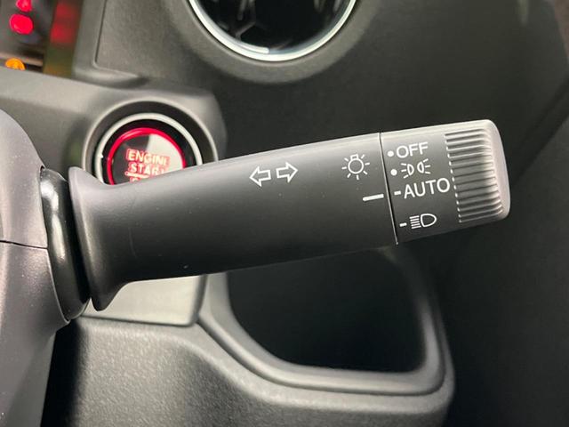 Ｎ－ＢＯＸカスタム ベースグレード　届出済未使用車　両側電動スライド　衝突軽減装置　スマートキー　シートヒーター　ステアリングスイッチ　車線逸脱警報　オートマチックハイビーム　踏み間違い防止　コーナーセンサー　ＬＥＤヘッドライト（48枚目）