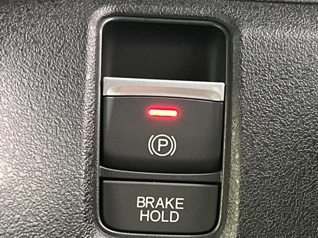 Ｎ－ＢＯＸカスタム ベースグレード　届出済未使用車　両側電動スライド　衝突軽減装置　スマートキー　シートヒーター　ステアリングスイッチ　車線逸脱警報　オートマチックハイビーム　踏み間違い防止　コーナーセンサー　ＬＥＤヘッドライト（53枚目）