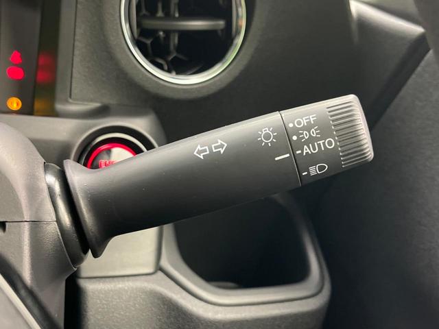 Ｎ－ＢＯＸカスタム ベースグレード　届出済未使用車　両側電動スライド　衝突軽減装置　スマートキー　シートヒーター　ステアリングスイッチ　車線逸脱警報　オートマチックハイビーム　踏み間違い防止　コーナーセンサー　ＬＥＤヘッドライト（45枚目）