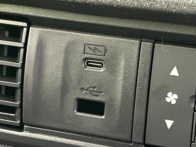 Ｎ－ＢＯＸカスタム ベースグレード　届出済未使用車　両側電動スライド　衝突軽減装置　スマートキー　シートヒーター　ステアリングスイッチ　車線逸脱警報　オートマチックハイビーム　踏み間違い防止　コーナーセンサー　ＬＥＤヘッドライト（49枚目）