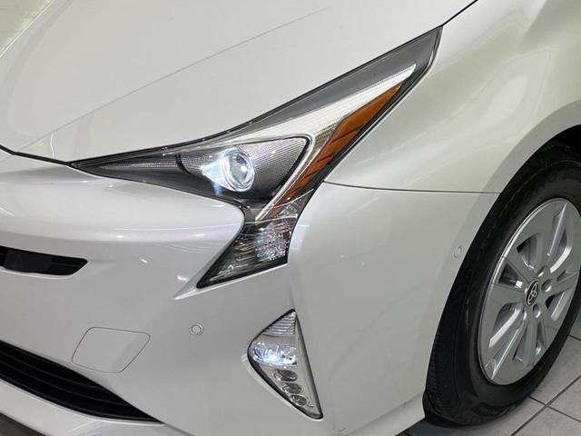 プリウス Ｓセーフティプラス　純正ＳＤナビ　バックカメラ　レーダークルーズ　衝突軽減装置　禁煙車　コーナーセンサー　レーンキープ　スマートキー　ＬＥＤヘッド　ＥＴＣ　オートマチックハイビーム　車線逸脱警報　ドライブレコーダー（13枚目）
