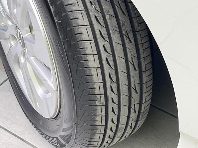 プリウス Ｓセーフティプラス　純正ＳＤナビ　バックカメラ　レーダークルーズ　衝突軽減装置　禁煙車　コーナーセンサー　レーンキープ　スマートキー　ＬＥＤヘッド　ＥＴＣ　オートマチックハイビーム　車線逸脱警報　ドライブレコーダー（21枚目）