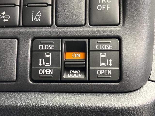 ノア ハイブリッドＧ　両側電動スライドドア　衝突軽減装置　禁煙車　純正ナビ　バックカメラ　ＥＴＣ　Ｂｌｕｅｔｏｏｔｈ　ドラレコ　シートヒーター　ＬＥＤヘッドライト　ＬＥＤフォグランプ　クルーズコントロール　レーンアシスト（3枚目）