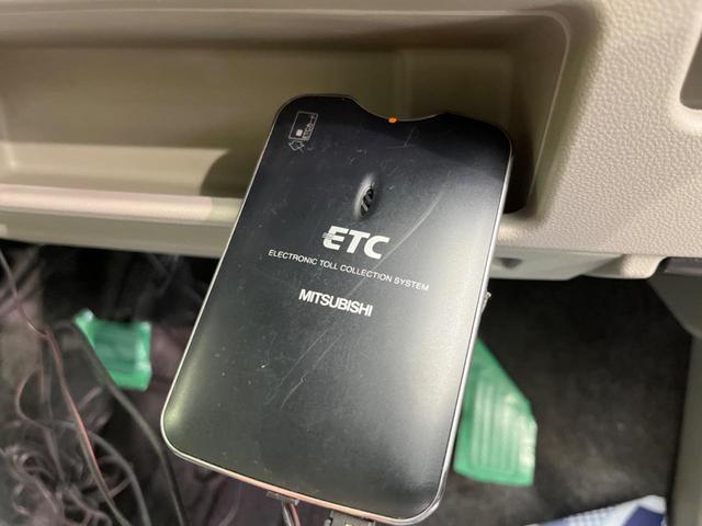 タント Ｌ　ＳＡ　衝突軽減装置　禁煙車　ＳＤナビ　ＥＴＣ　Ｂｌｕｅｔｏｏｔｈ　両側スライドドア　ＣＤ／ＤＶＤ再生　地デジ　盗難防止装置　プライバシーガラス　アイドリングストップ　ベンチシート　横滑防止装置（4枚目）