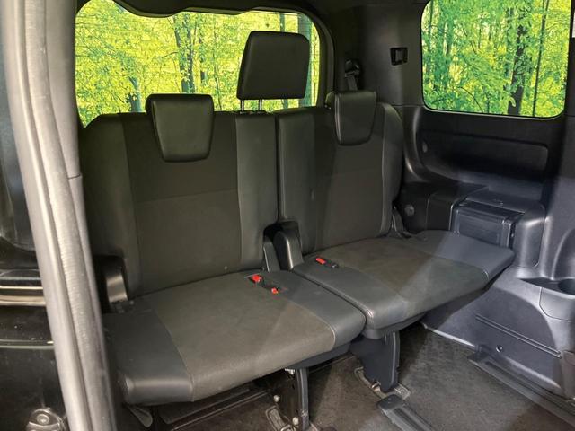 普段のお買い物や通勤、送迎等に十分な荷室スペースを確保しております。サードシートを跳ね上げると、大きな荷物の積載も可能です♪