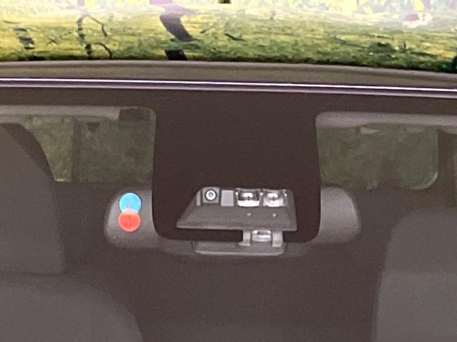 アクア Sスタイルブラック 純正ナビ 衝突軽減装置 バックカメラ 禁煙車 スマートキー レーンアシスト LEDヘッドライト ETC オートマチックハイビーム オートエアコン オートライト Bluetooth CD/DVD再生(3枚目)