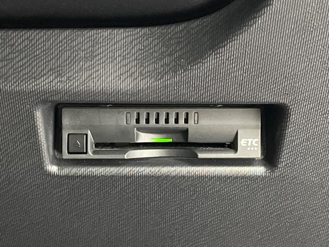 アクア Sスタイルブラック 純正ナビ 衝突軽減装置 バックカメラ 禁煙車 スマートキー レーンアシスト LEDヘッドライト ETC オートマチックハイビーム オートエアコン オートライト Bluetooth CD/DVD再生(6枚目)